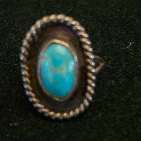 Navajo Vintage 1970s Kingman Turquoise and Sterling Silver Ring - Picture 1 of 4